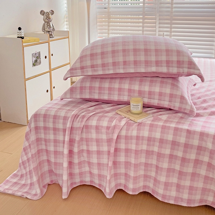 91家纺网 家纺一手货源 找家纺 简一 2024新款牛奶绒无印风ins风方格系列-单枕套 无印风方格方格-粉紫