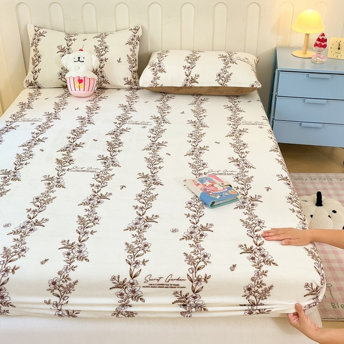 91家纺网 家纺一手货源 找家纺  星座家纺 2025新款小清新牛奶绒单床笠 紫色小花