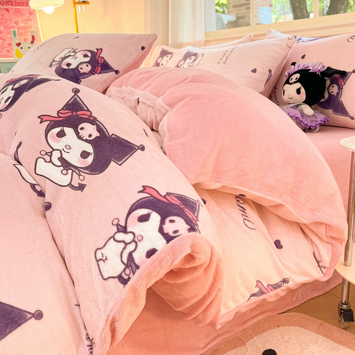 91家纺网 家纺一手货源 找家纺 桃子家居 2024新款三丽鸥卡通加厚高克重200克牛奶绒系列四件套 绒三丽鸥-可爱库洛米