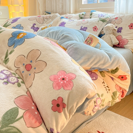 91家纺网 家纺一手货源 找家纺 （总）2024新款高克重牛奶绒四件套-自然光