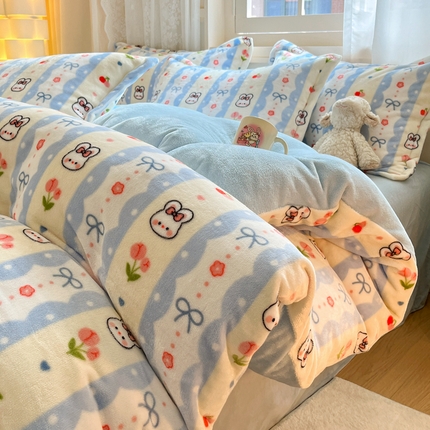 91家纺网 家纺一手货源 找家纺 （总）2024新款高克重牛奶绒四件套-自然光