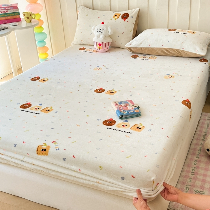 91家纺网 家纺一手货源 找家纺  星座家纺 2025新款小清新牛奶绒单床笠 曲奇饼干