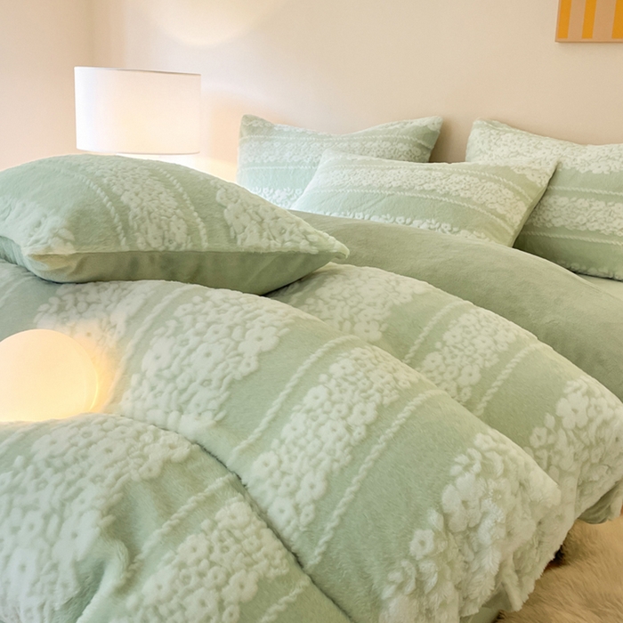 91家纺网 家纺一手货源 找家纺 金爱家 2024新品全消光A类纯色獭兔毛绒立体牛奶绒兔毛雕花350克四件套 兔毛百合花绿色