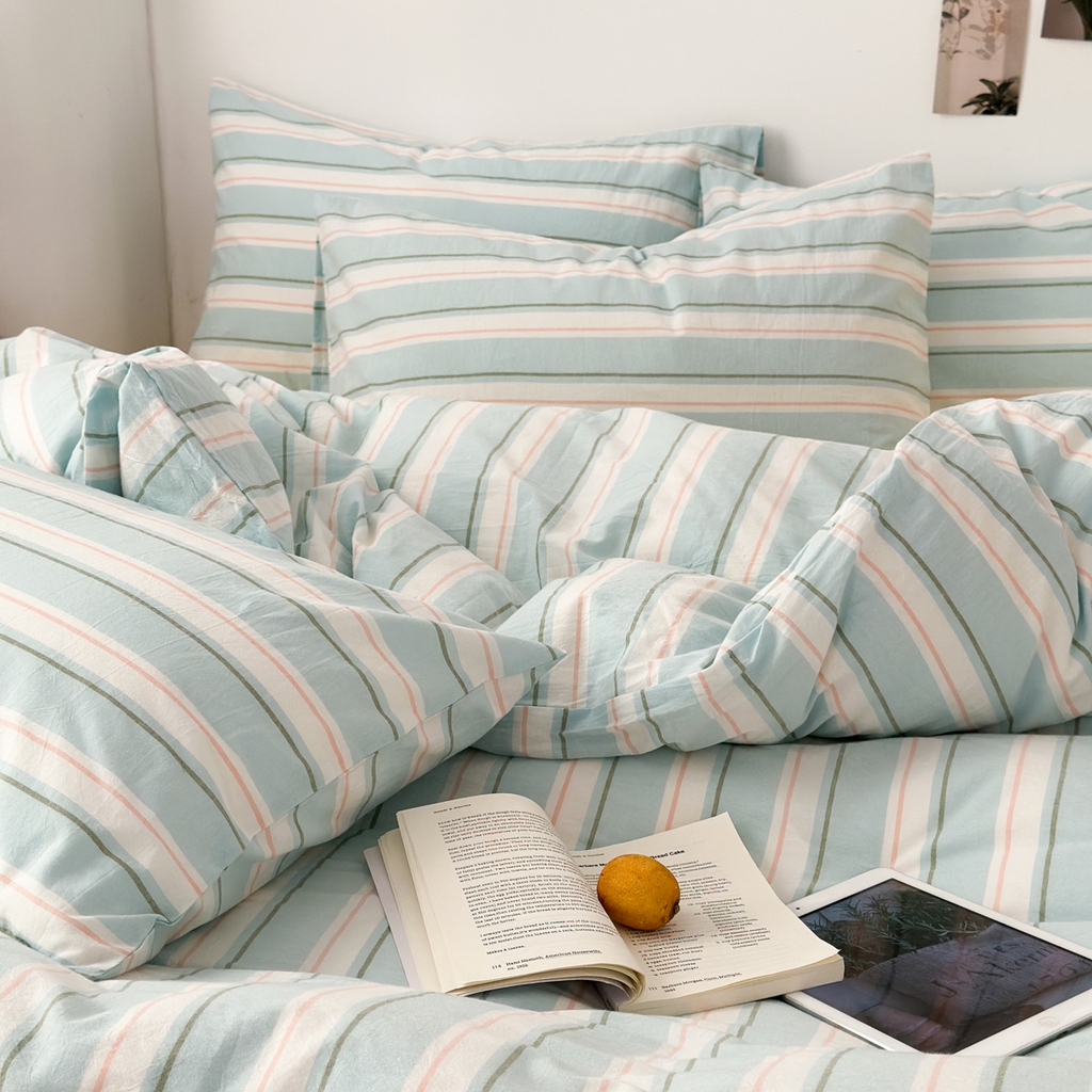 91家纺网 家纺一手货源 找家纺 久典家居 2024新款水洗棉条纹系列四件套 童话蓝