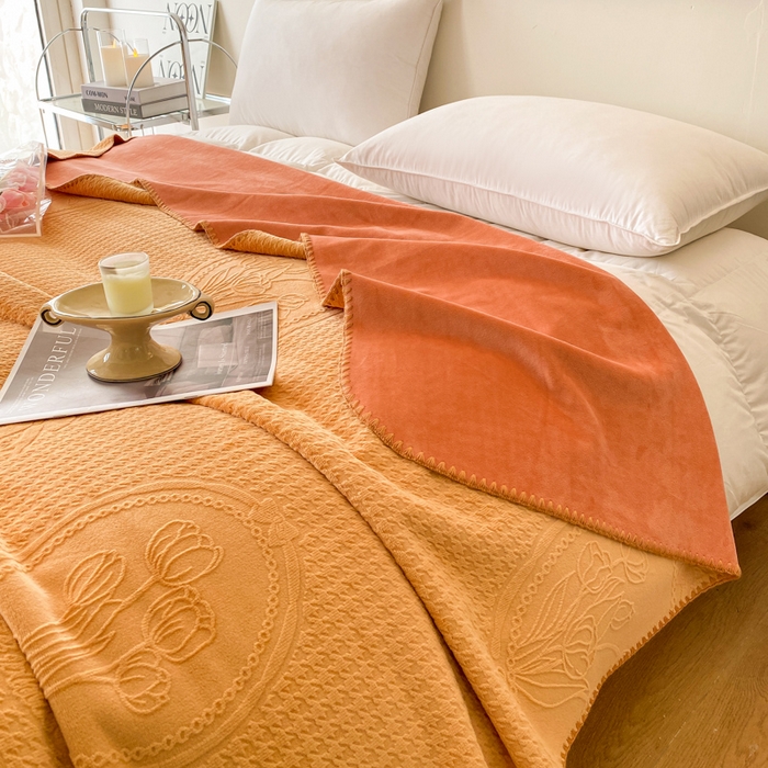 91家纺网 家纺一手货源 找家纺 胜权家纺 2024秋冬新款加厚双层婴儿绒复合雕花牛奶绒多功能毛毯盖毯空调毯子 托斯卡纳黄