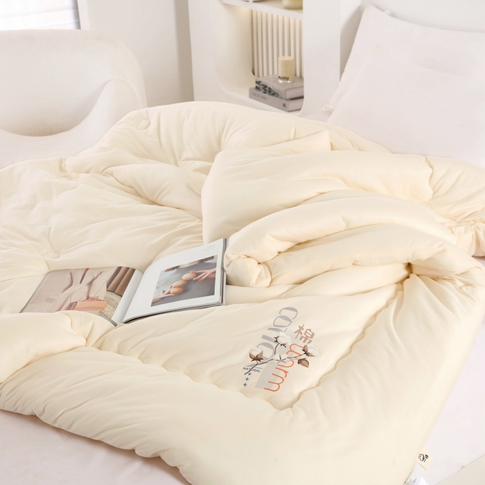 91家纺网 家纺一手货源 找家纺 棉造家居 2024新款亲肤棉花被针织棉绗缝春秋冬被芯 米黄
