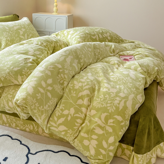 91家纺网 家纺一手货源 找家纺 呗旺鹿 2024新款高克重印花牛奶绒四件套 锦瑟