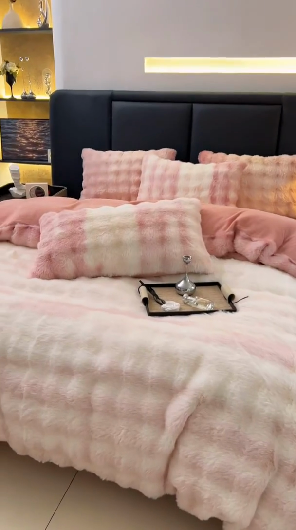 91家纺网 家纺一手货源 找家纺 金爱家 2024新品全消光A类纯色獭兔毛绒立体牛奶绒四件套-七彩泡泡 七彩泡泡粉