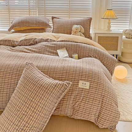 91家纺网 家纺一手货源 找家纺 （总）简一 2025新款牛奶绒无印风ins风方格系列-四件套