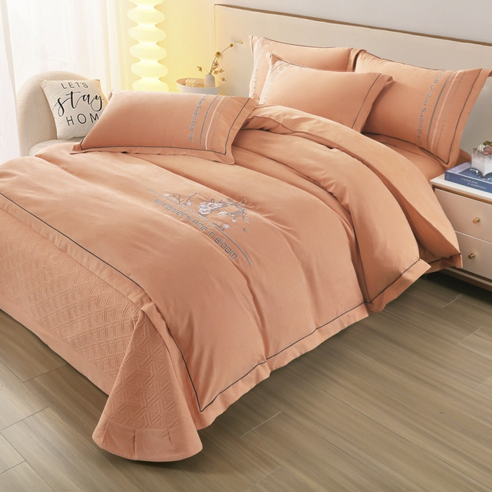 91家纺网 家纺一手货源 找家纺 OL家纺 2024新款磨毛暖绒床盖夹棉四件套刺绣轻奢风 橘黄色