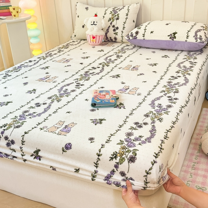 91家纺网 家纺一手货源 找家纺  星座家纺 2025新款小清新牛奶绒单床笠 兔兔伙伴