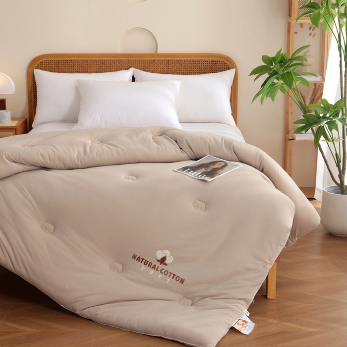 91家纺网 家纺一手货源 找家纺 棉造家居 2024新款A类全棉新疆棉花被针织棉绗缝春秋冬被子 杏色