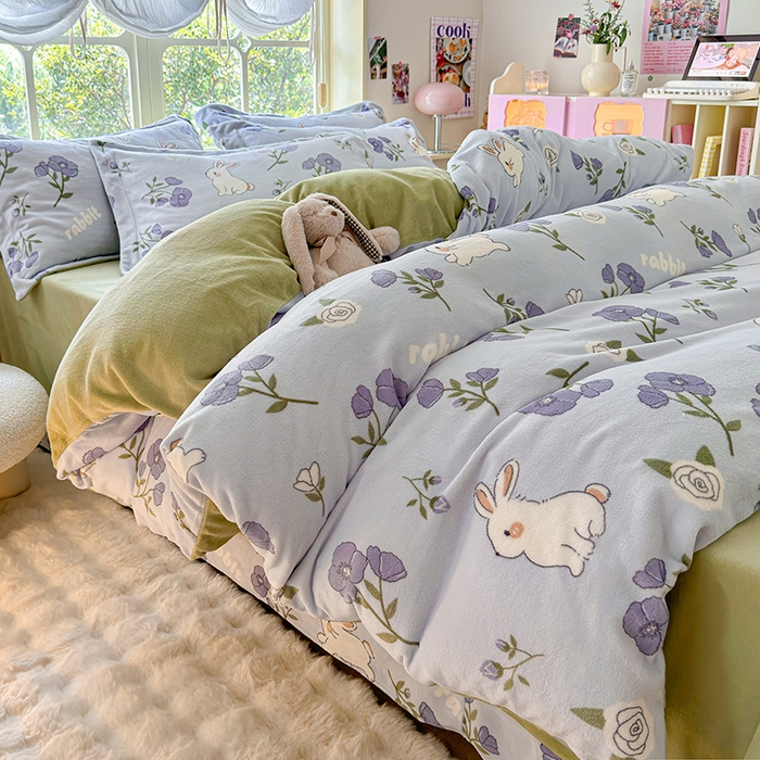 91家纺网 家纺一手货源 找家纺 呗旺鹿 2024新款高克重印花牛奶绒四件套 紫韵