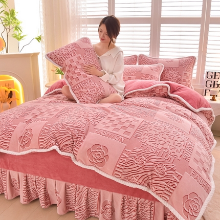 91家纺网 家纺一手货源 找家纺 （总）董成龙家纺 2025新款220克印花牛奶绒四件套A类全消光婴儿级加厚立体四件套