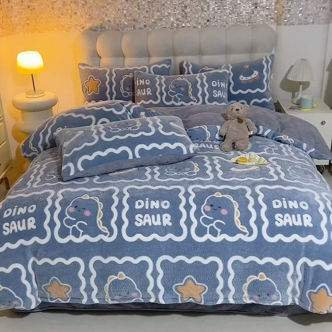 91家纺网 家纺一手货源 找家纺 慕梵家居 2024新款雪花绒卡通四件套 恐龙蓝