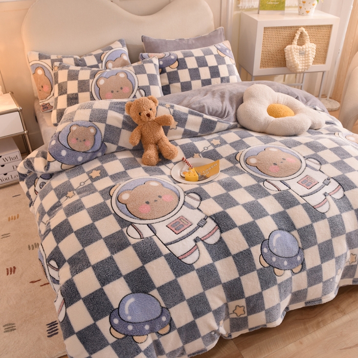 91家纺网 家纺一手货源 找家纺 慕梵家居 2024新款雪花绒卡通四件套 太空熊