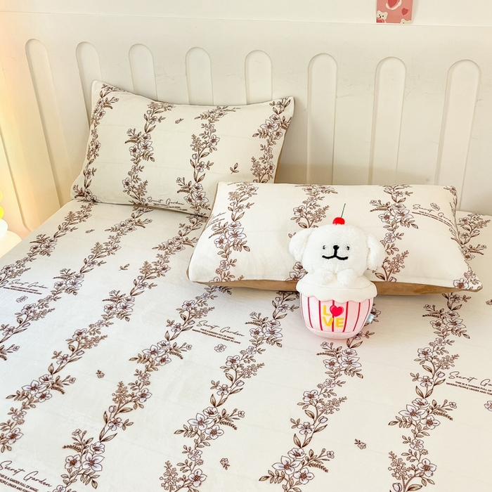 91家纺网 家纺一手货源 找家纺  星座家纺 2025新款小清新牛奶绒单床笠 紫色小花