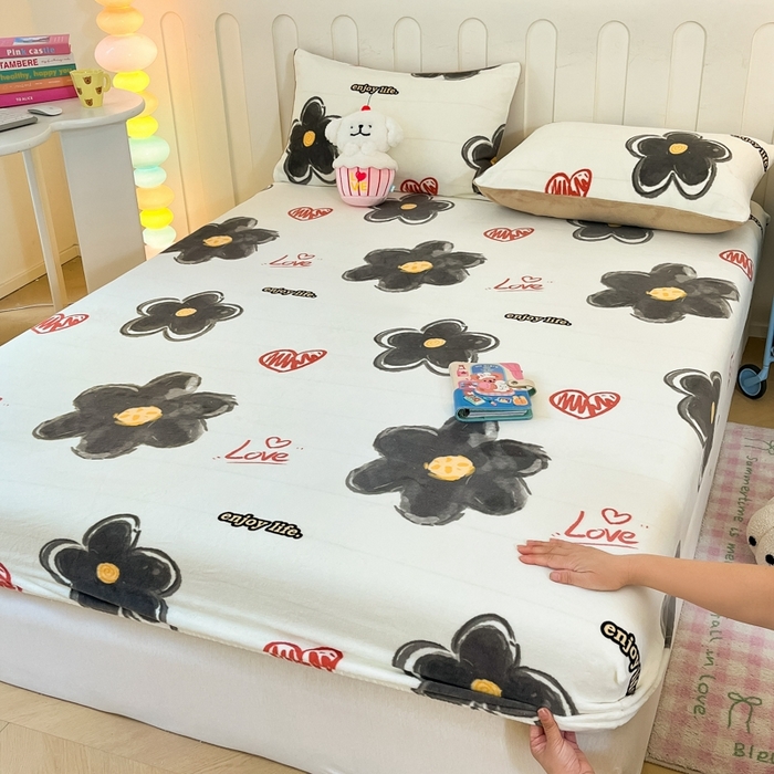 91家纺网 家纺一手货源 找家纺  星座家纺 2025新款小清新牛奶绒单床笠 爱心花朵