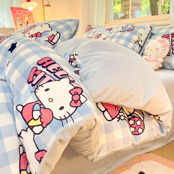 91家纺网 家纺一手货源 找家纺 桃子家居 2024新款三丽鸥卡通加厚高克重200克牛奶绒系列四件套 绒三丽鸥-蓝格星星kitty