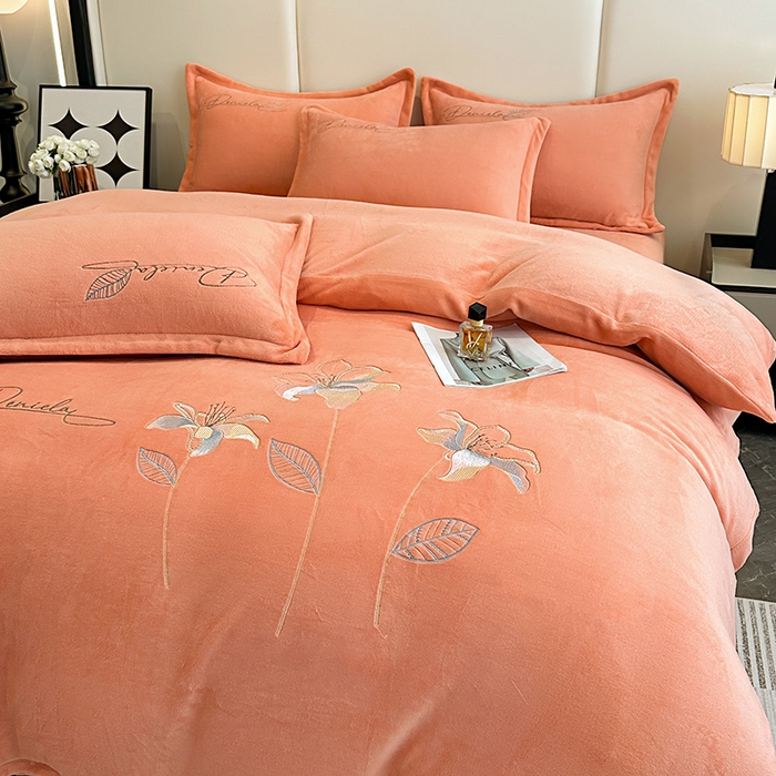 91家纺网 家纺一手货源 找家纺 陌乘坊家纺 2024新款高克重牛奶绒刺绣四件套-百合系列 百合-爱玛橙