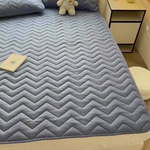 91家纺网 家纺一手货源 找家纺 老帅的工厂店 2025新款泡泡纱提花床垫系列 大床（有买家秀） 雾蓝