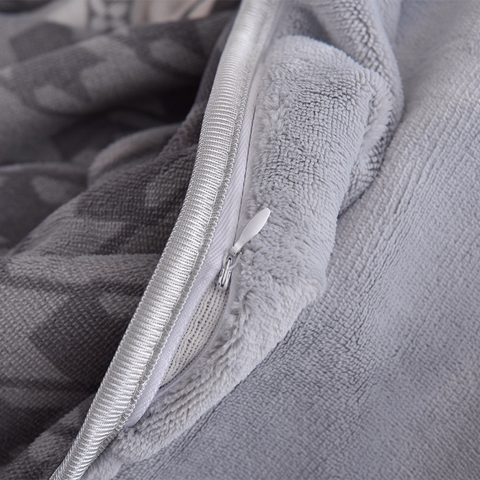 91家纺网 家纺一手货源 找家纺 曼尼家纺2025高克重直播印花床裙款法莱绒金貂珊瑚绒牛奶绒四件套 山茶花