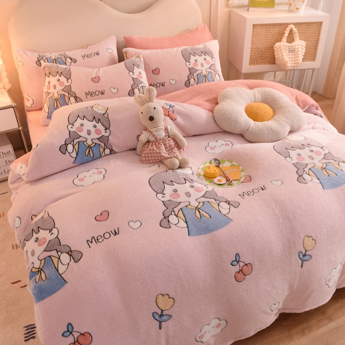 91家纺网 家纺一手货源 找家纺 慕梵家居 2024新款雪花绒卡通四件套 樱桃女孩