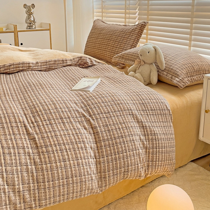 91家纺网 家纺一手货源 找家纺 简一 2025新款牛奶绒无印风ins风方格系列-四件套 小香风荆棘-浅咖