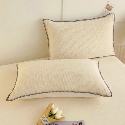 丽涵家纺 2024秋冬新品牛奶绒华夫格雕花单品枕套 华夫格-香草白