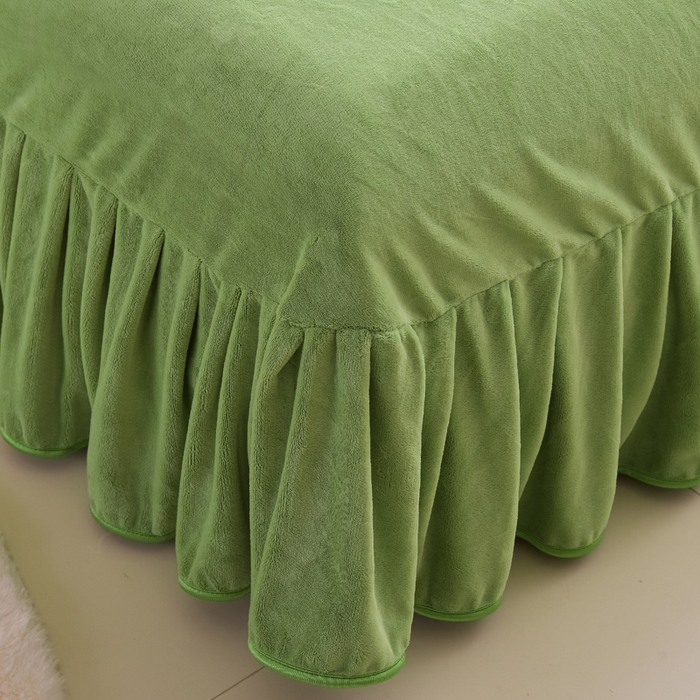 91家纺网 家纺一手货源 找家纺 曼尼家纺2025高克重直播印花床裙款法莱绒金貂珊瑚绒牛奶绒四件套 小熊丫丫