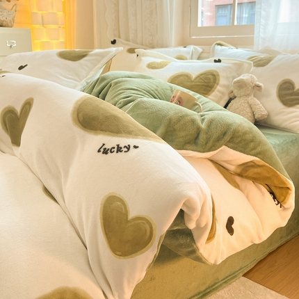 91家纺网 家纺一手货源 找家纺 （总）2024新款高克重牛奶绒四件套-自然光