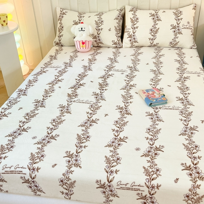 91家纺网 家纺一手货源 找家纺  星座家纺 2025新款小清新牛奶绒单床笠 紫色小花