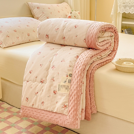 91家纺网 家纺一手货源 找家纺 梦依依 2025新款全棉豆豆绒大豆被 春日礼盒