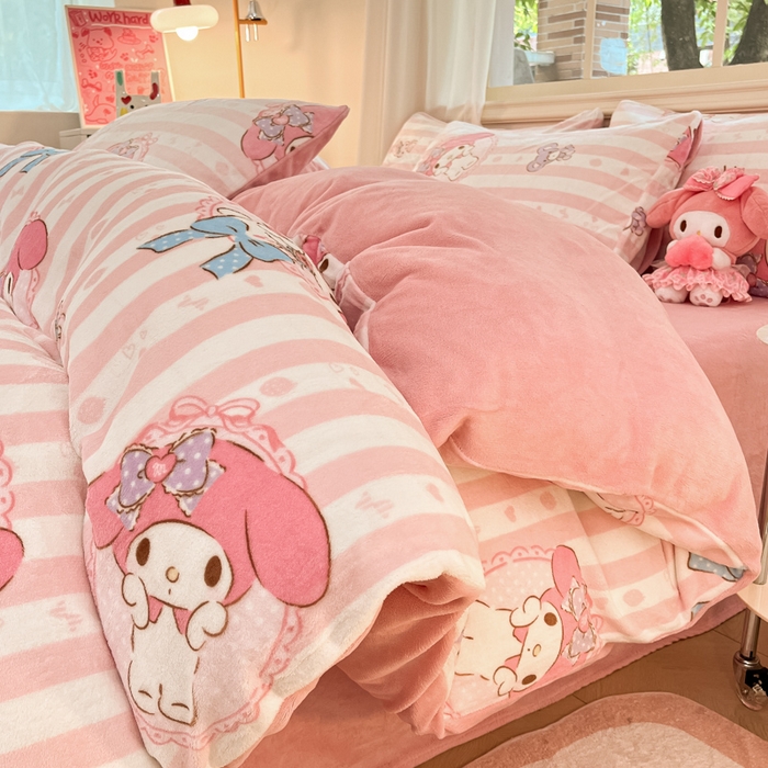 91家纺网 家纺一手货源 找家纺 桃子家居 2024新款三丽鸥卡通加厚高克重200克牛奶绒系列四件套 绒三丽鸥-粉梦美乐蒂