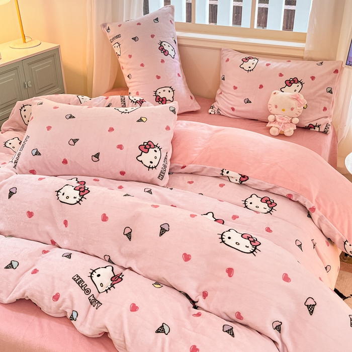 91家纺网 家纺一手货源 找家纺 桃子家居 2024新款三丽鸥卡通加厚高克重200克牛奶绒系列四件套 绒三丽鸥-粉心甜筒kitty