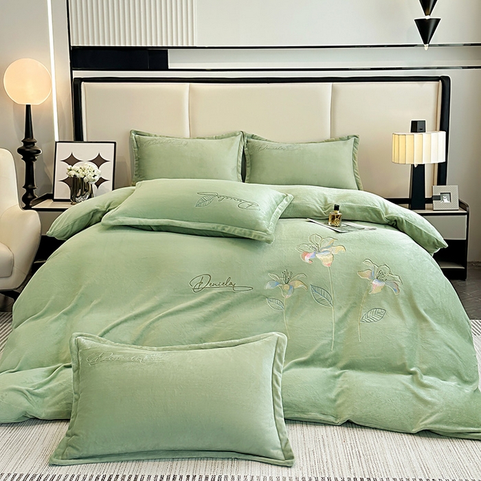 91家纺网 家纺一手货源 找家纺 陌乘坊家纺 2024新款高克重牛奶绒刺绣四件套-百合系列 百合-牛油果绿