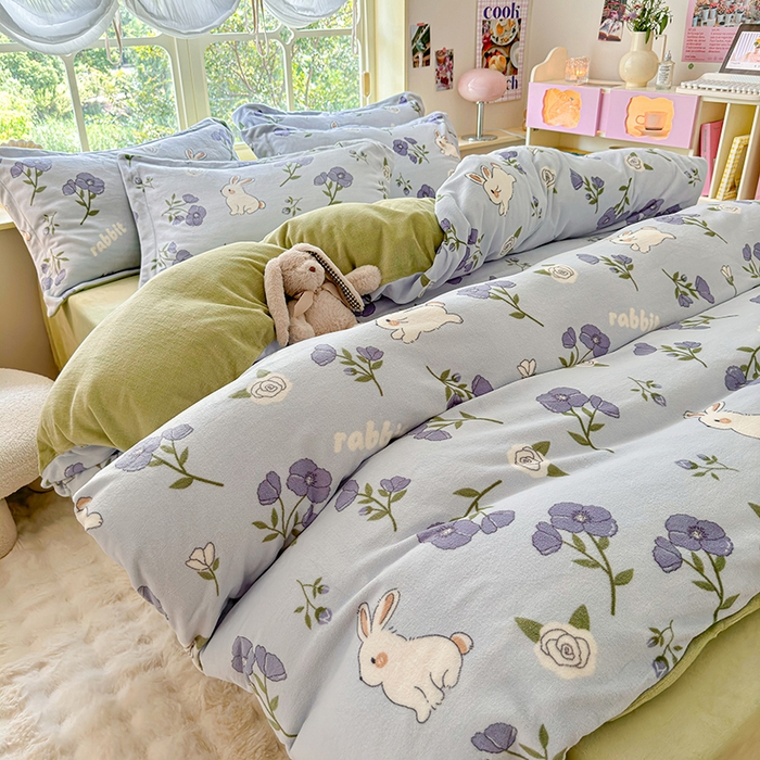 91家纺网 家纺一手货源 找家纺 呗旺鹿 2024新款高克重印花牛奶绒四件套 紫韵