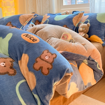 91家纺网 家纺一手货源 找家纺 （总）2024新款高克重牛奶绒四件套-自然光