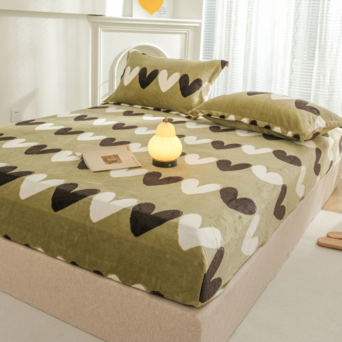 91家纺网 家纺一手货源 找家纺 2025新款200g加厚超柔牛奶绒印花保暖床笠 浪漫满屋