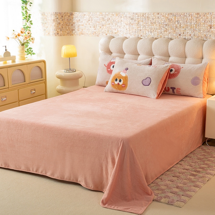 91家纺网 家纺一手货源 找家纺 慕梵家居 2024新款雪花绒卡通四件套 毛球