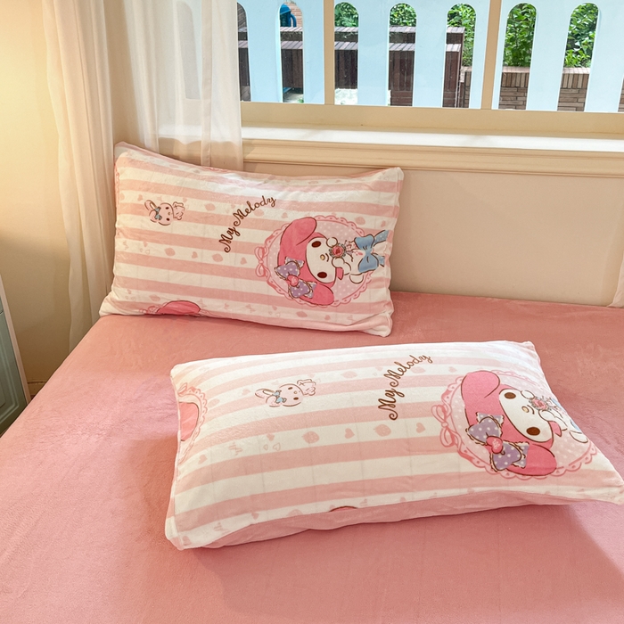 91家纺网 家纺一手货源 找家纺 桃子家居 2024新款三丽鸥卡通加厚高克重200克牛奶绒系列四件套 绒三丽鸥-粉梦美乐蒂