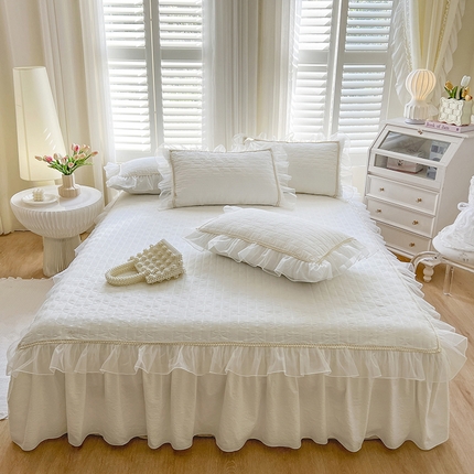 91家纺网 家纺一手货源 找家纺 网红馆（ck家纺） 2025新款优舒棉花边床裙款三件套-轻舞 轻舞-白雪