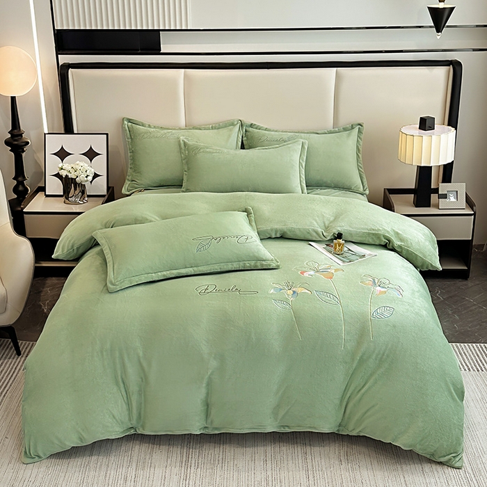 91家纺网 家纺一手货源 找家纺 陌乘坊家纺 2024新款高克重牛奶绒刺绣四件套-百合系列 百合-牛油果绿