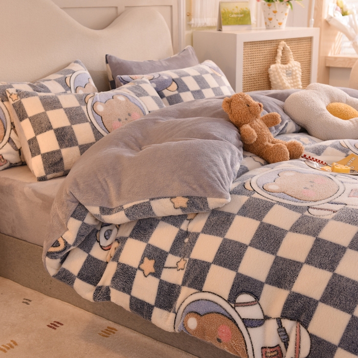 91家纺网 家纺一手货源 找家纺 慕梵家居 2024新款雪花绒卡通四件套 太空熊