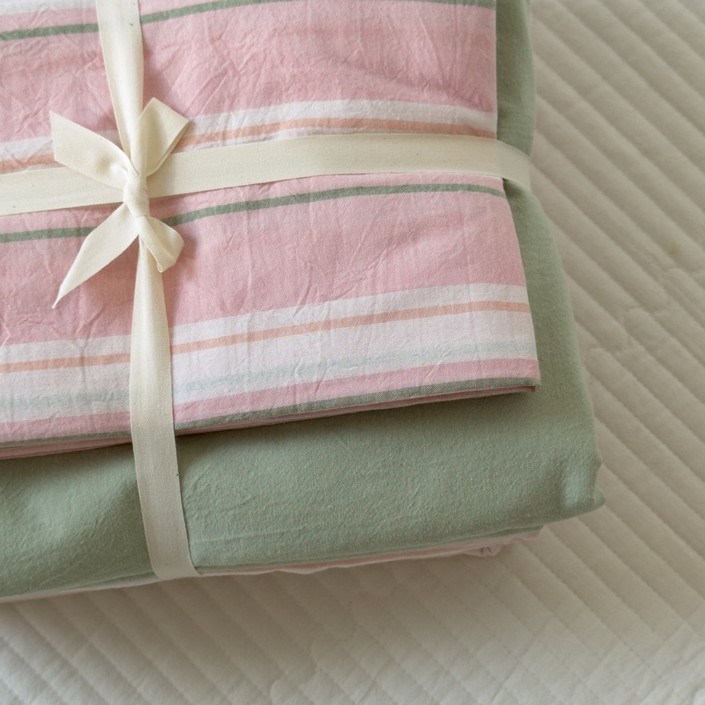 91家纺网 家纺一手货源 找家纺 久典家居 2024新款水洗棉条纹系列单被套 童话粉