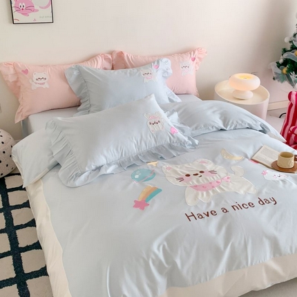 91家纺网 家纺一手货源 找家纺 曼布缇 2025新品卡通100s长绒棉贴布绣花四件套-猫咪星球 蓝