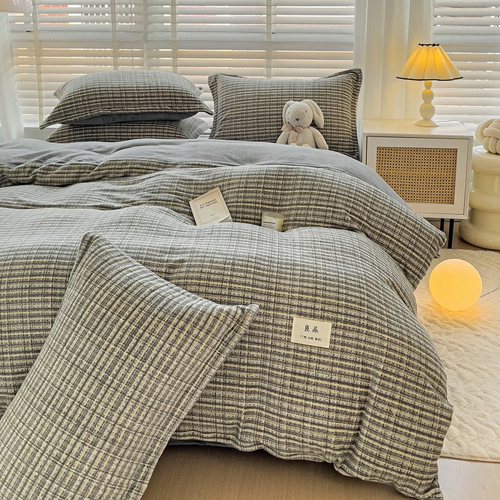 91家纺网 家纺一手货源 找家纺 简一 2025新款牛奶绒无印风ins风方格系列-四件套 小香风荆棘-浅灰