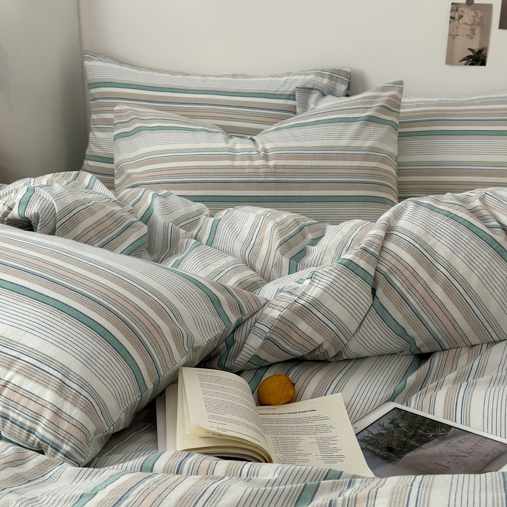 91家纺网 家纺一手货源 找家纺 久典家居 2024新款水洗棉条纹系列四件套 沐妍绿