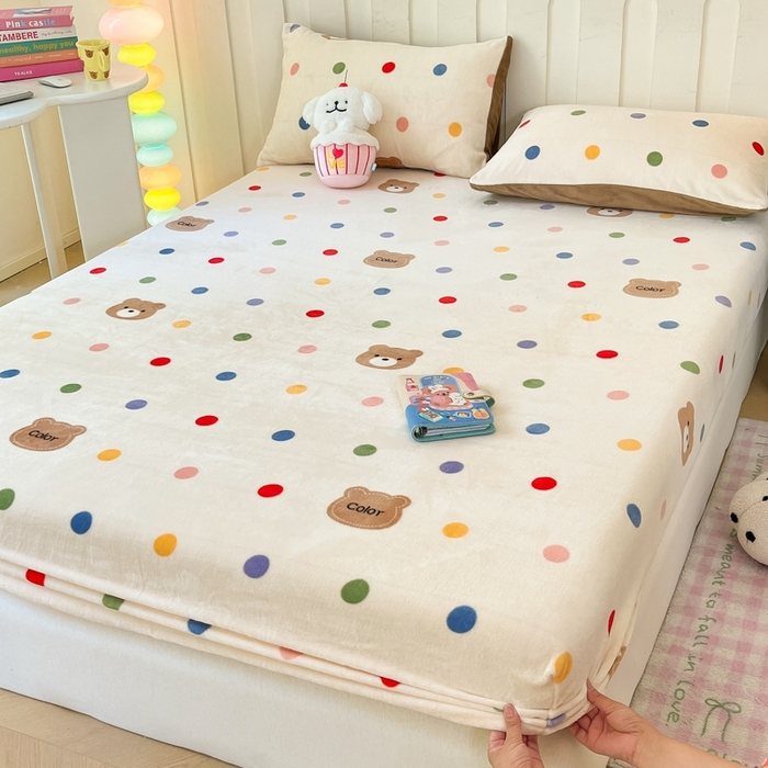 91家纺网 家纺一手货源 找家纺  星座家纺 2025新款小清新牛奶绒单床笠 波点小熊