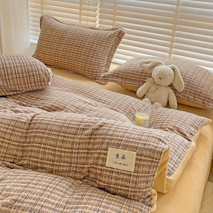 91家纺网 家纺一手货源 找家纺 简一 2025新款牛奶绒无印风ins风方格系列-四件套 小香风荆棘-浅咖